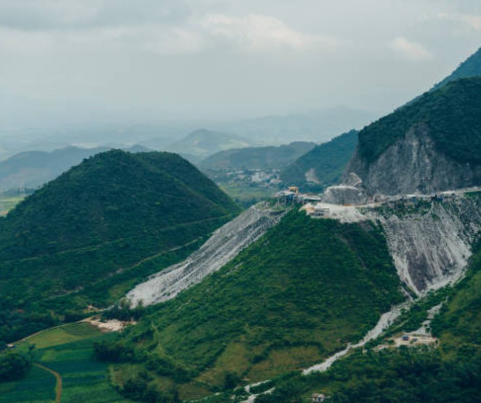 Hanoi to Mai Chau private taxi cost